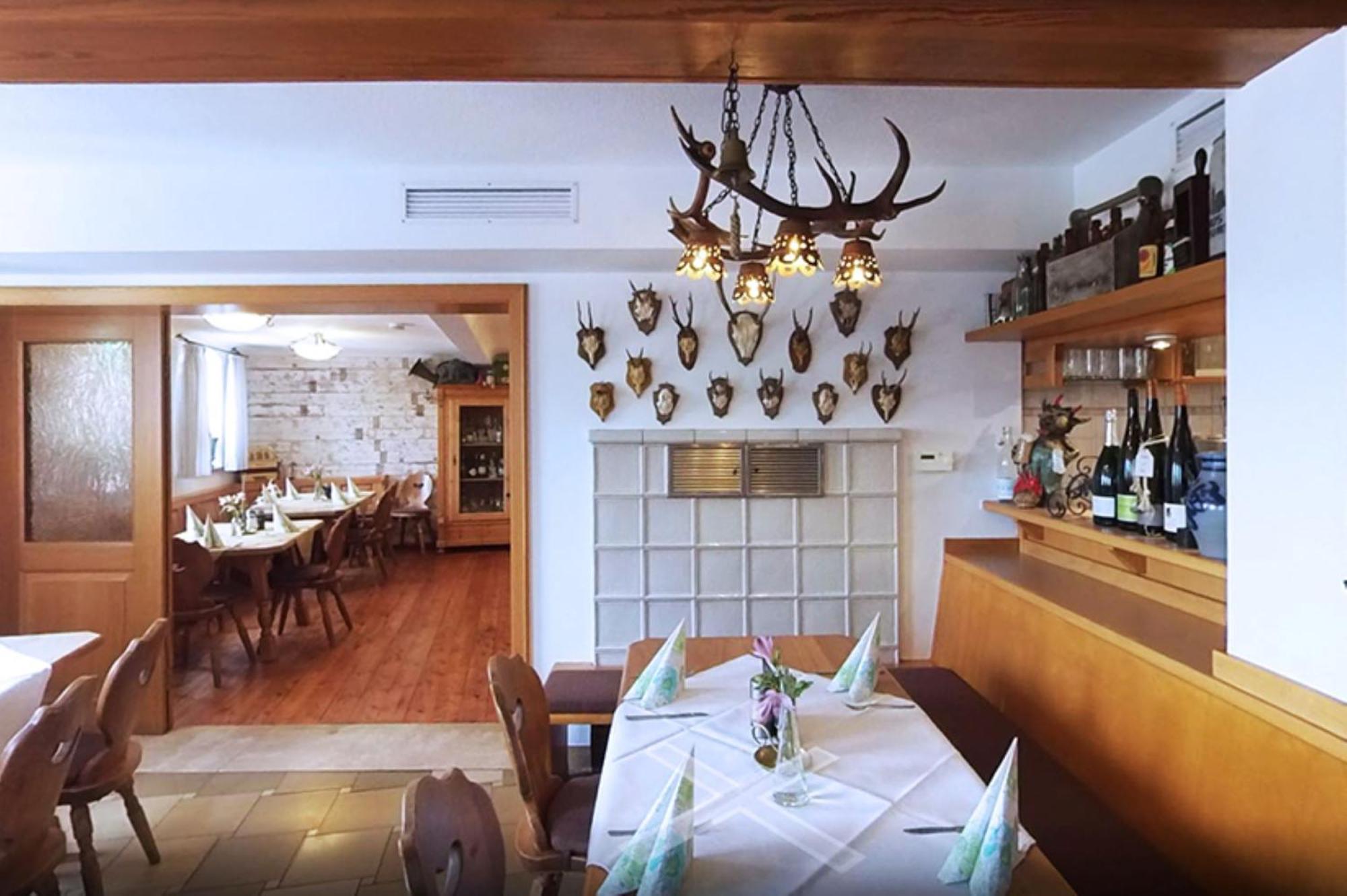 Gasthof Zum Schiff Obereisenheim ภายนอก รูปภาพ